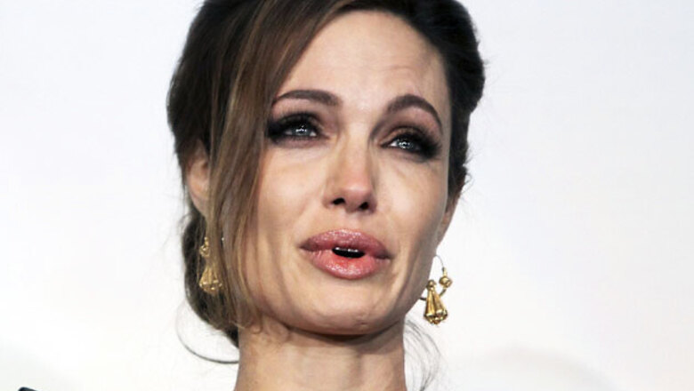 Jolie moved tears at 'In the Land...' screening