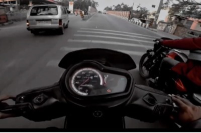 Man Riding Bike Sings 'Ye Thand Hai Prachand' And It Is So Relatable