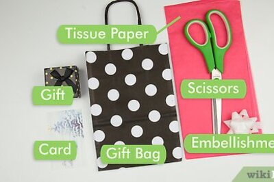 How to Put Tissue Paper in a Gift Bag