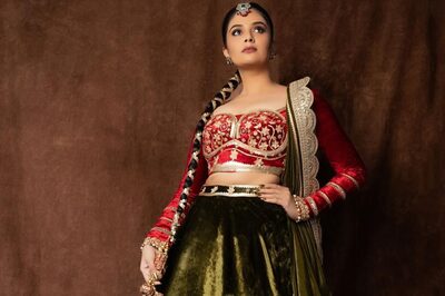 Actress-host Sreemukhi Exudes Elegance In Traditional Green Lehenga