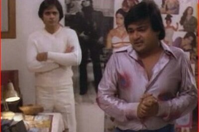 'Chashme Buddoor' team seeks blessings from Farooque