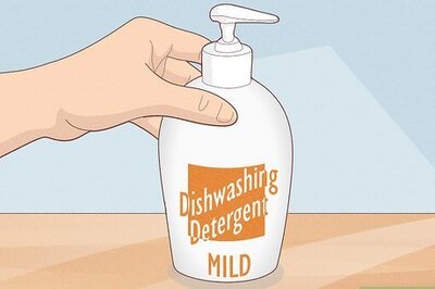 How to Clean a Dog's Water or Food Dish