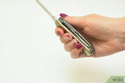 How to Close a Pocket Knife