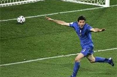 Azzurri send Ghana down in opener