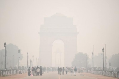 As Pollution Spikes in Delhi-NCR, CPCB Orders Closure of Hot Mix Plants and Stone Crushers