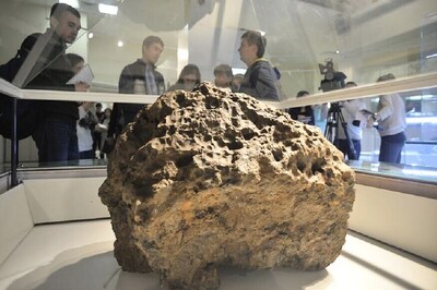 Meteorite in Africa Hints at 2 Billion Years of Volcanic Activity on Mars