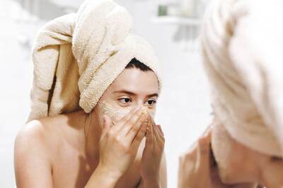 Period-Blood Face Mask for Glowing Skin? Cosmetologist Explains Cons of the Viral Beauty Trend