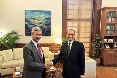 Pakistan Rakes up Kashmir but Seeks Peaceful Ties With India