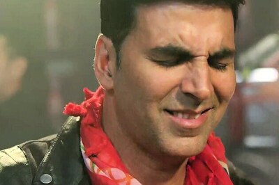 Khiladi 786: Watch Akshay, Asin crooning 'Saari raat'