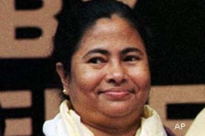 Cops block Mamata's Singur jaunt