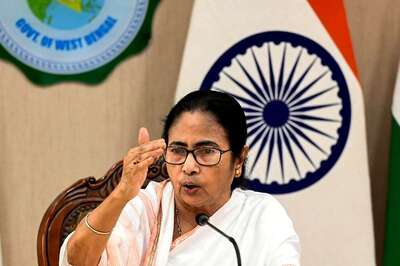 'If Helpless People Come Knocking...': Mamata's Shelter Offer Amid Bangladesh Protests Draws BJP Ire
