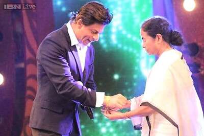 Mamata Banerjee  wishes Shah Rukh Khan on his birthday