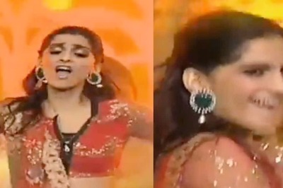 Sonam Kapoor Gets Brutally Trolled After Video of Old Performance From IIFA Goes Viral