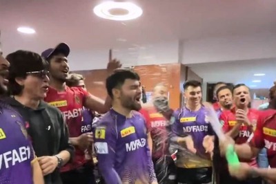 WATCH: Shah Rukh Khan Joins Nitish Rana & Co in KKR Dressing Room to Celebrate Win Over RCB