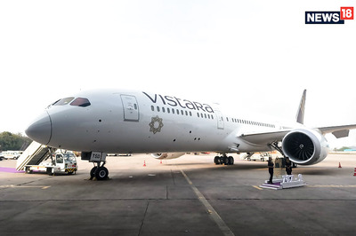India Gets Its First Boeing 787-9 Dreamliner; A Look Inside the Vistara's New Plane with Wi-Fi - Watch Video