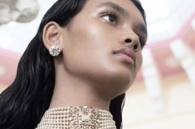 Twitter User Bashes Sabyasachi Model in Newspaper Ad, Schooled Over 'Sexist' Tweet