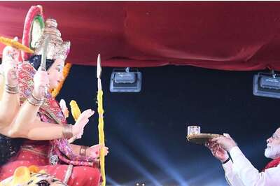 Jai Mata Di! PM Narendra Modi Extends Greetings on First Day of Navratri 2022