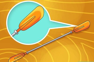 How to Hold and Use Kayak Paddle