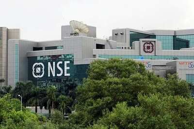 Sensex, Nifty Start on Cautious Note Amid Lukewarm Global Cues
