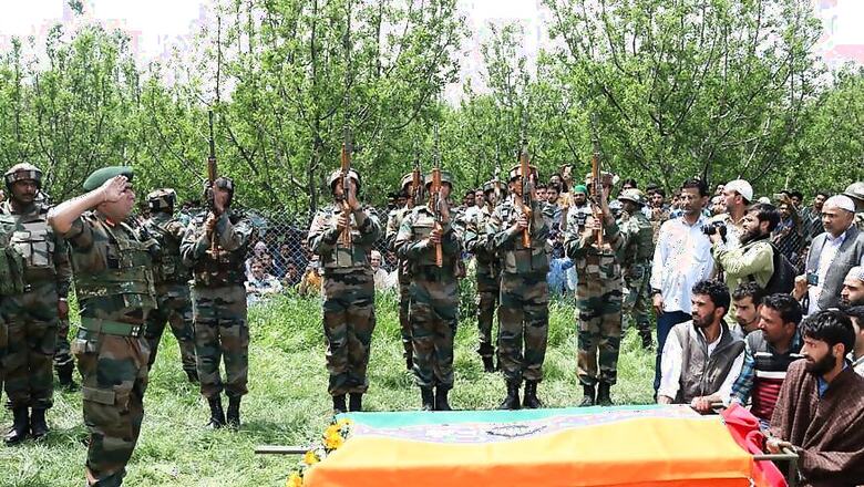 Stone Pelters Attack Shopian Martyr's Funeral Gathering