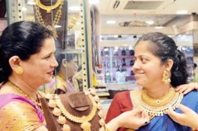 Gold Rate Falls In India On August 16: Check 22 Carat Price In Your City Here