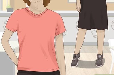 How to Wear a Black Skirt