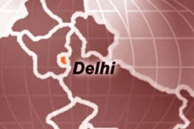 Stray incidents of violence during polls in Delhi