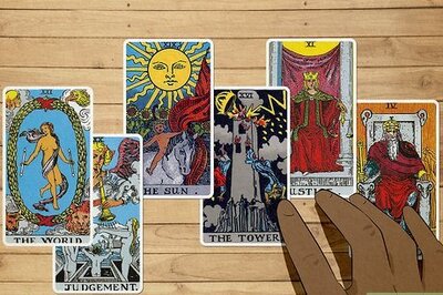 What’s the Difference Between Tarot & Oracle Cards?
