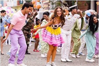Sara Ali Khan, Varun Dhawan Recreate '90s Nostalgia in Coolie No1 New Song Mirchi Lagi Toh