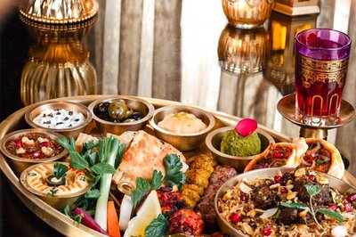 Immerse Yourself in the Dawaat-E-Iftar Experience at THIS Place in Mumbai During the Holy Month of Ramadan