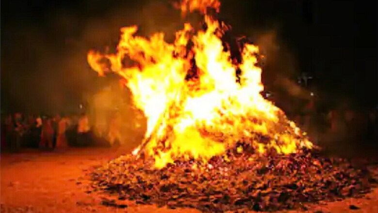 In a First, 'Holika Dahan' to be Performed Early Morning in Bhopal as Shivraj Govt Hints at More Covid Curbs