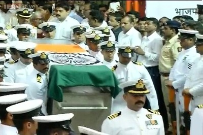 Live: Mortal remains of Gopinath Munde consigned to flames