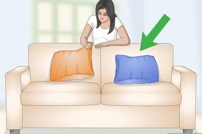 How to Decorate a Sofa with Pillows