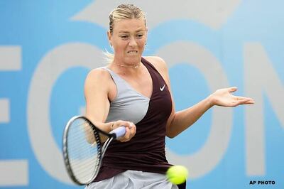 Li beats Sharapova in Birmingham final