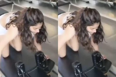 Janhvi Kapoor Sings Katrina Kaif’s ‘Sheila Ki Jawani’ to Motivate Herself During Pilates