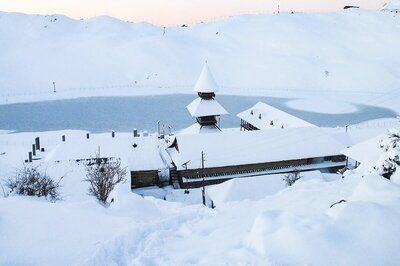 Air and Road Traffic Hit in J&K, Hailstones in Delhi as Spell of Wet Winter Extends