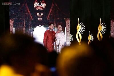 Snapshot: Sidharth Malhotra and Sonakshi Sinha walk the ramp for Manish Malhotra at IIFA 2014