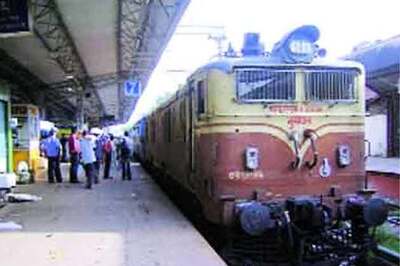 Mumbai: Fares for local trains to suburbs set to rise