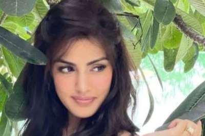 Rhea Chakraborty's Bank Accounts Defreezed, Phone And Laptop Returned After Court Order