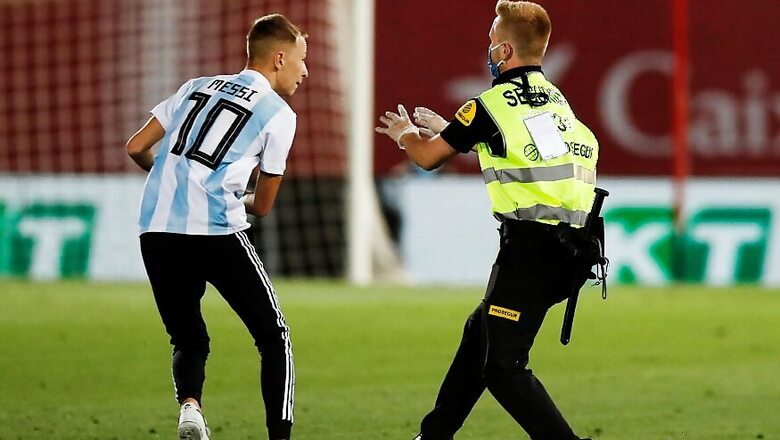 La Liga to Seek 'Criminal' Action against Pitch Invader Who Wanted Lionel Messi Selfie During Barcelona vs Mallorca