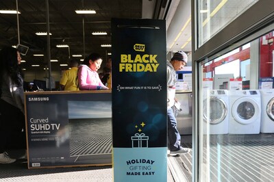 Online Sales Jump as U.S. Crowd Picks up on Black Friday