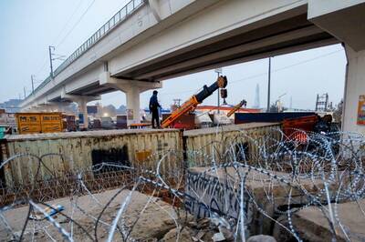 Haryana Top Cop Writes to Punjab Police As Farmers Set to Resume 'Delhi Chalo' March; Traffic Snarls Expected