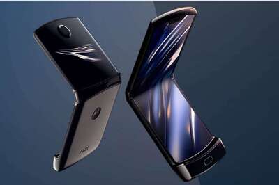 Moto Razr Lasts 27000 Folds: Perhaps Moto Shouldn't be Teaching us How to Use a Phone