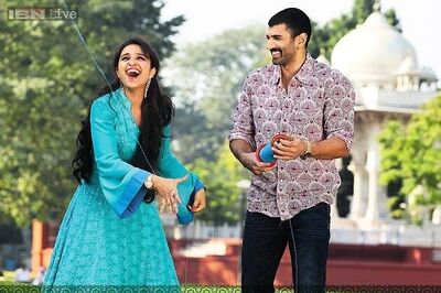 'Daawat-E-Ishq' tweet review: Aditya Roy Kapur, Parineeti Chopra concoct delectable magic; Anupam Kher gives a flawless performance