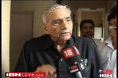 AAP founding member Shanti Bhushan attacks Arvind Kejriwal again