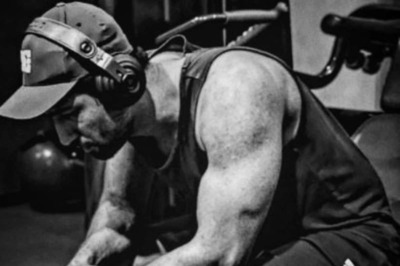 Vicky Kaushal Flaunts Biceps in Monochrome Picture on Instagram