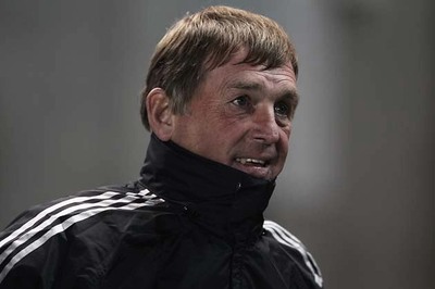 Liverpool in no rush to name Dalglish successor