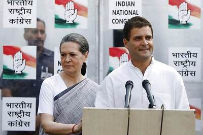 Sonia, Rahul Gandhi to appear in court in National Herald case today, may apply for bail