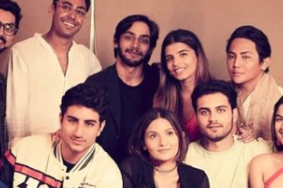 Ibrahim Ali Khan Poses with Crew Members of Rocky Aur Rani Ki Prem Kahaani; See Pics