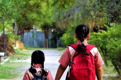 India’s SaaS Guru Zoho Founder Turns Teacher For Rural Kids, Starts School With a Difference